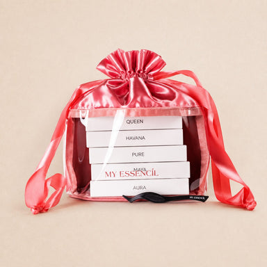 Mini sac bourse vanity rose satiné rempli de boîtes de faux cils MyEssencìl
